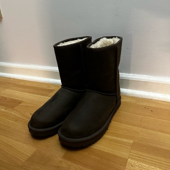 Chocolate UGG boots - Picture 2 of 5